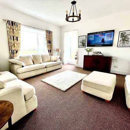 Clydfan Apartment Хоулихед Екстериор снимка