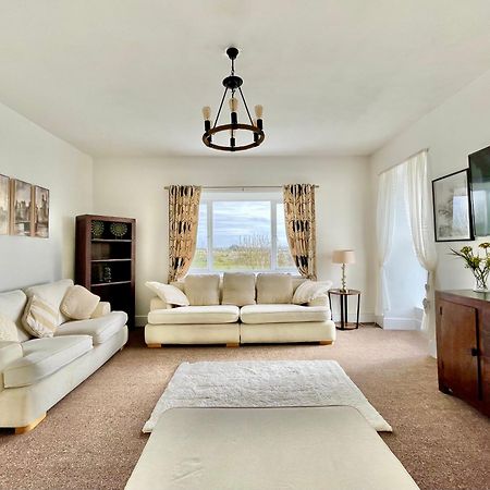 Clydfan Apartment Хоулихед Екстериор снимка