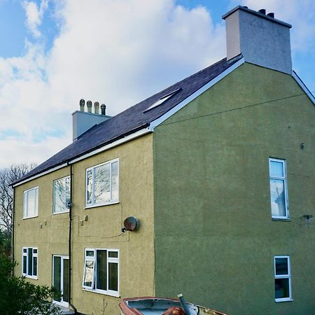 Clydfan Apartment Хоулихед Екстериор снимка
