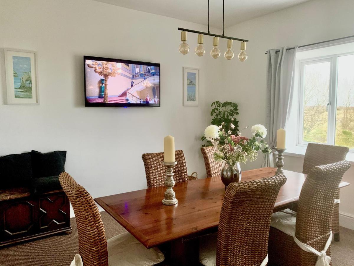 Clydfan Apartment Хоулихед Екстериор снимка