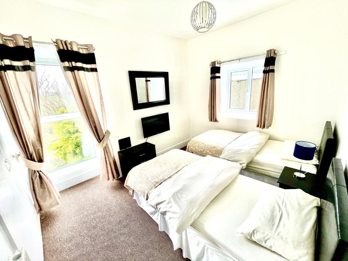Clydfan Apartment Хоулихед Екстериор снимка