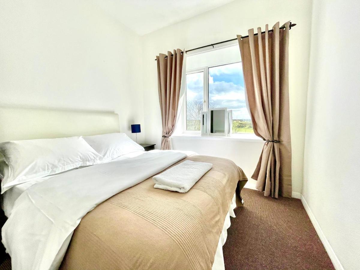 Clydfan Apartment Хоулихед Екстериор снимка