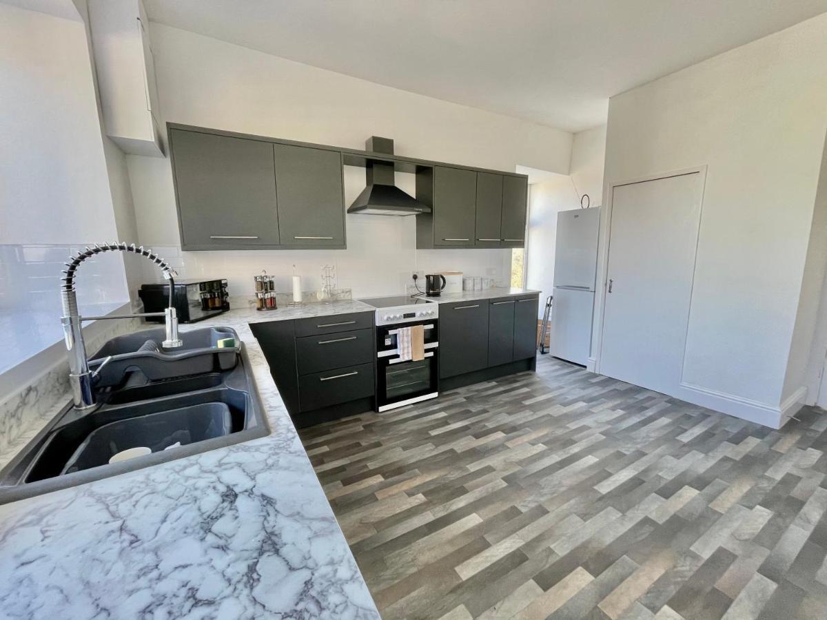Clydfan Apartment Хоулихед Екстериор снимка
