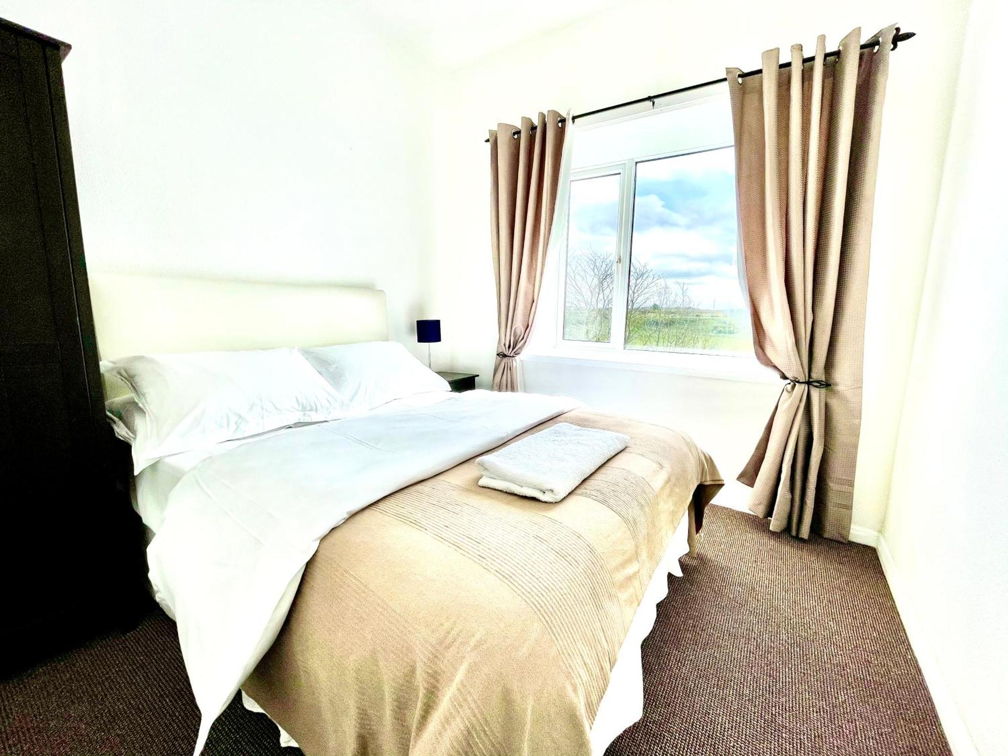 Clydfan Apartment Хоулихед Екстериор снимка
