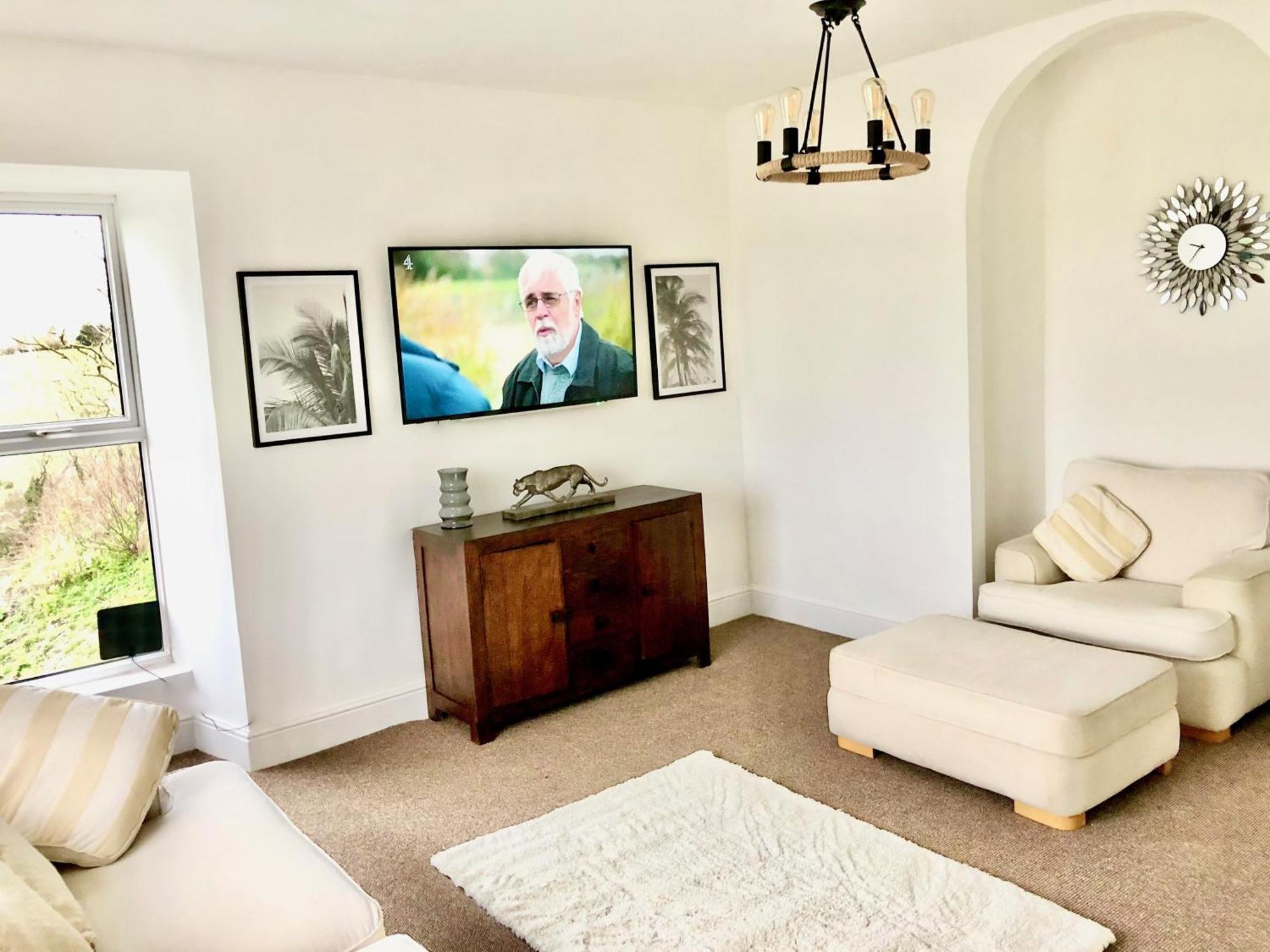 Clydfan Apartment Хоулихед Екстериор снимка