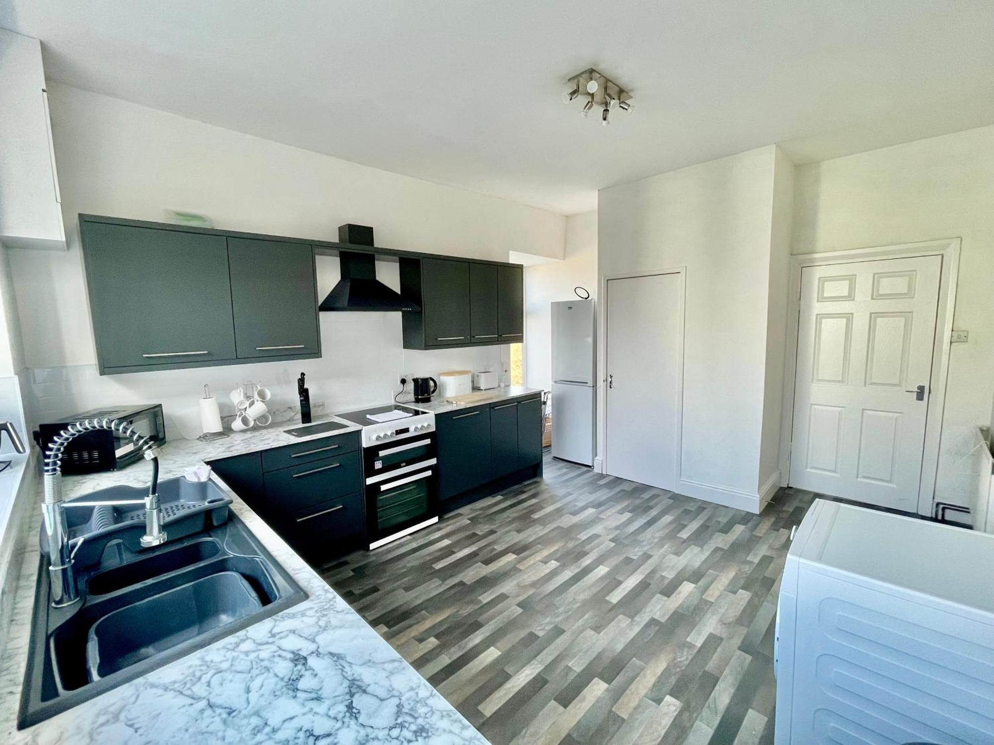 Clydfan Apartment Хоулихед Екстериор снимка